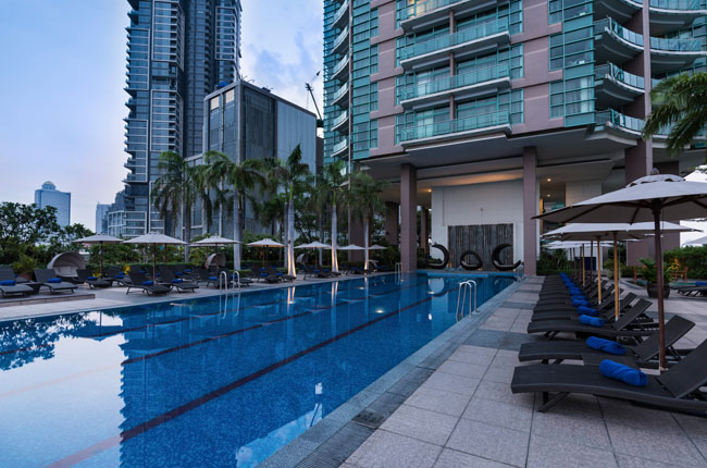 ขายคอนโดสาทร นราธิวาส : Chatrium 4 bed 4 Bath  Size 250 sqm. Selling : 42,000,000 Call/Line : 0990950009
