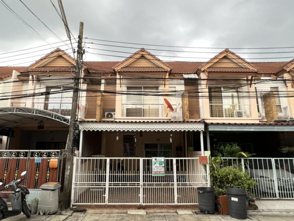 For SaleTownhouseNonthaburi, Bang Yai, Bangbuathong : Urgent sale!!️ Townhouse Prime Place, Soi Chan Thong Iam, 2 bedrooms upstairs, 1 bedroom, ground floor, 2 car parks in the house / add more kitchen, size 18.8 sq.wa. / usable area about 120 sq.m.