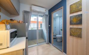 For SaleCondoBang kae, Phetkasem : Drag the luggage and move in. Condo in good location near the main two trains. Price is only 1.75 million baht.
