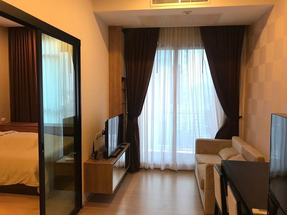 For RentCondoRama9, Petchburi, RCA : (S)TCP002_P THE CAPITAL EKKAMAI **Beautiful room, fully furnished, ready to move in** In the heart of the facility