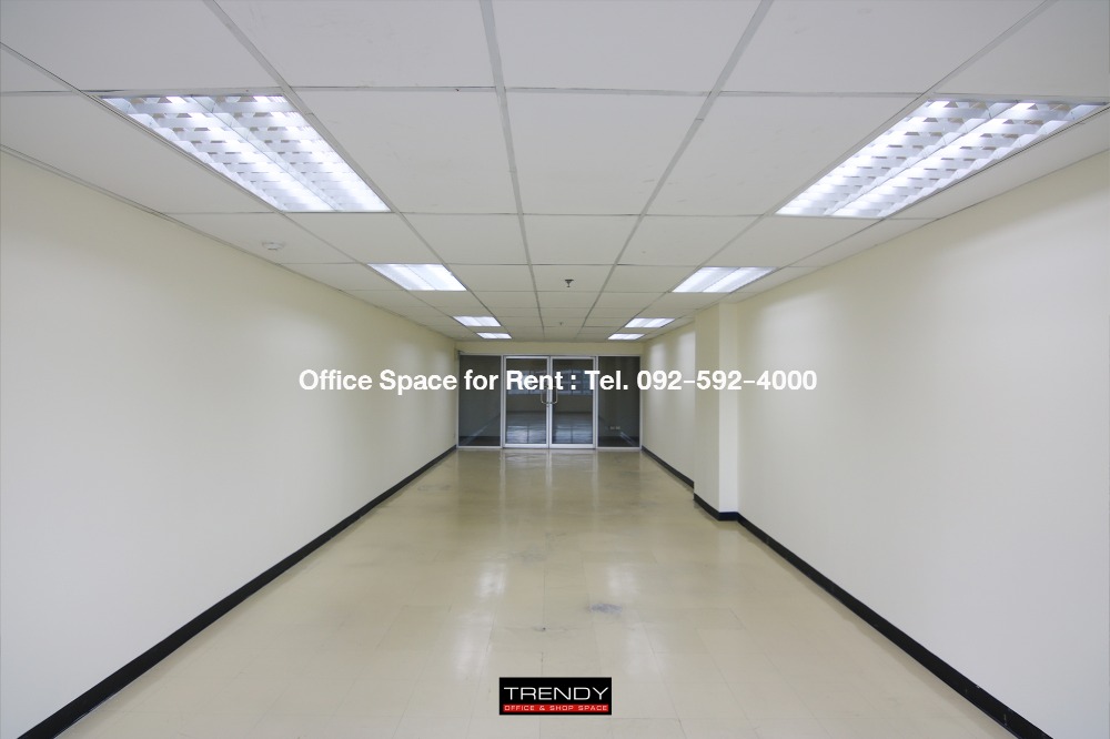 For RentOfficeNana, North Nana,Sukhumvit13, Soi Nana : (TD-2001C) The Trendy Office for rent, office size 53 sq.m., 20th floor, Sukhumvit 13, near BTS Nana.