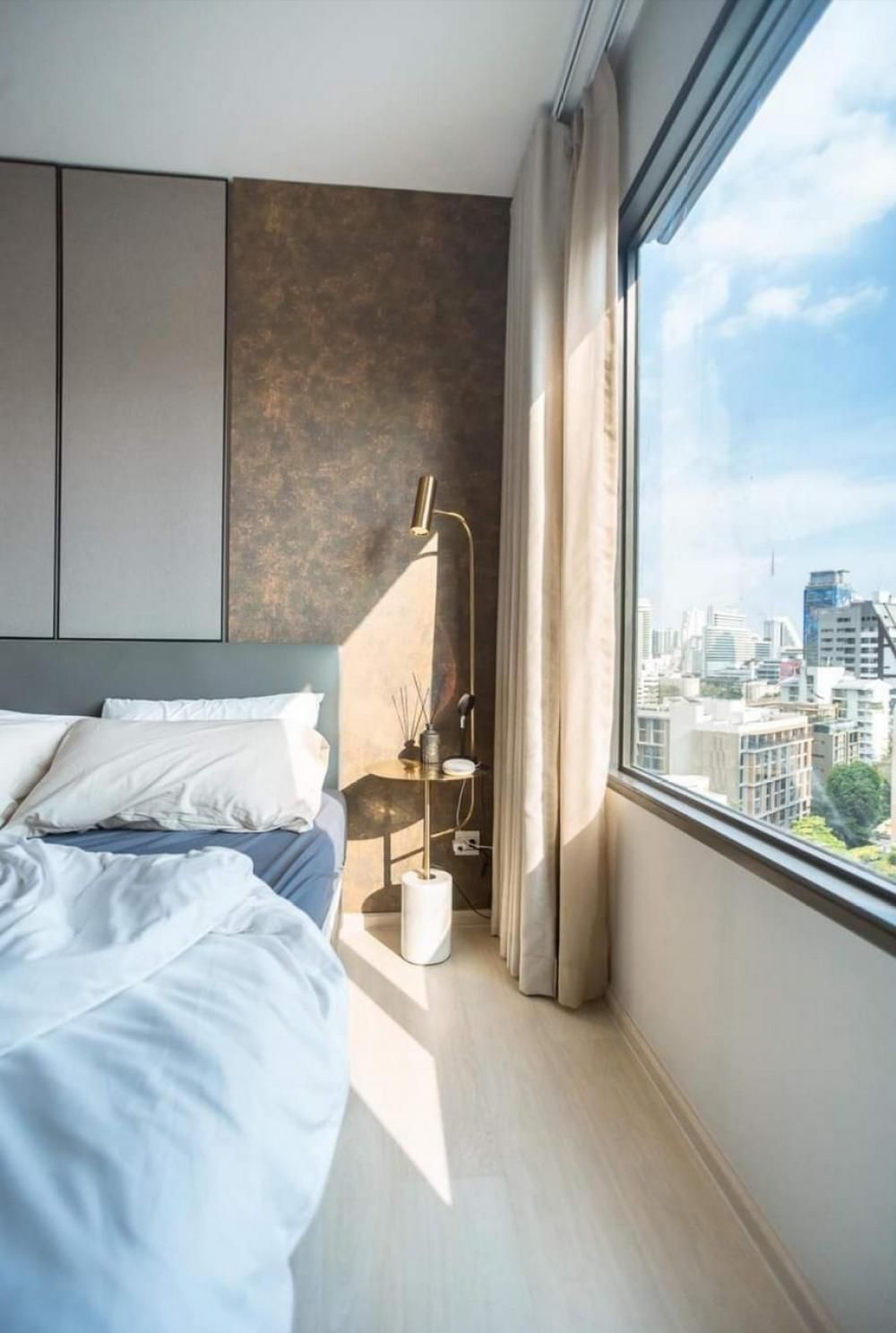 ให้เช่าคอนโดวิทยุ ชิดลม หลังสวน : Life One Wireless Condo for rent : 1 bedrooms for 35 sqm.on 1x floor.With nice and fully furnished and electrical appliances. Just 450 m. to Central embassy Department Store , 800 m. to Central Chidlom Department Store. Rental only for 20,000