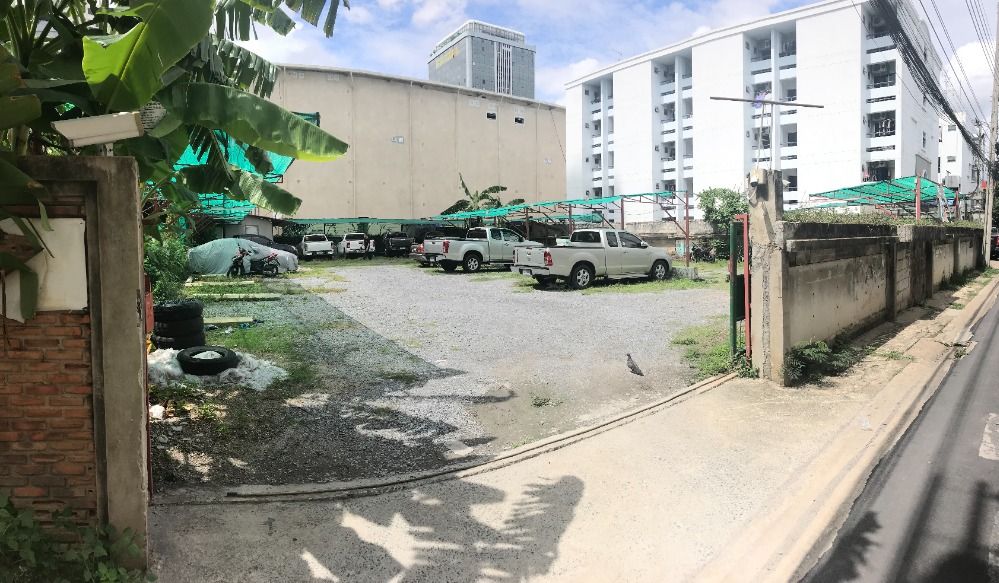 For SaleLandRatchadapisek, Huaikwang, Suttisan : Land for sale(有土地卖） in Soi Ratchadaphisek 14 near MRT Huai Kwang, Sutthisan