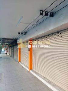 For RentShophouseLadprao, Central Ladprao : 3-storey commercial building, 2 booths, newly decorated, good location, for rent, Ladprao area, near Union Mall