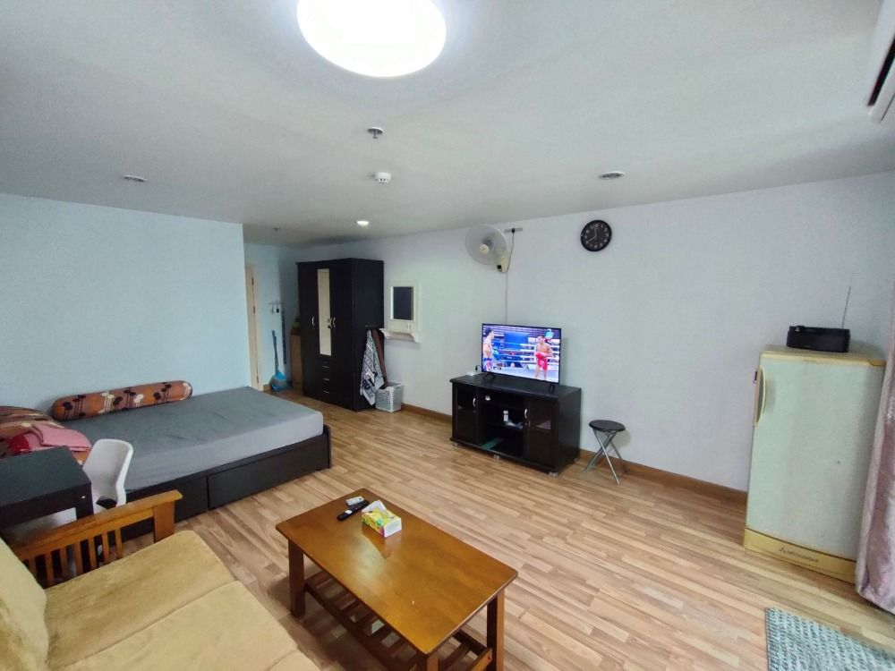 For RentCondoVipawadee, Don Mueang, Lak Si : For rent: Regent Home 10, price 7,000 baht.