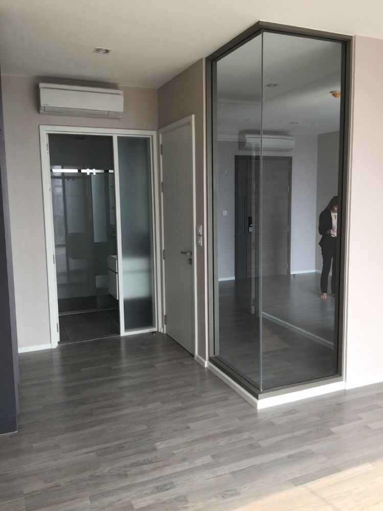 For SaleCondoOnnut, Udomsuk : Special price! Room that’s never been Rented out before!! 44.18 Sq.m for SALE at The Room Sukhumvit 69!! Walking Distance Only 200m to BTS Phra Khanong!!