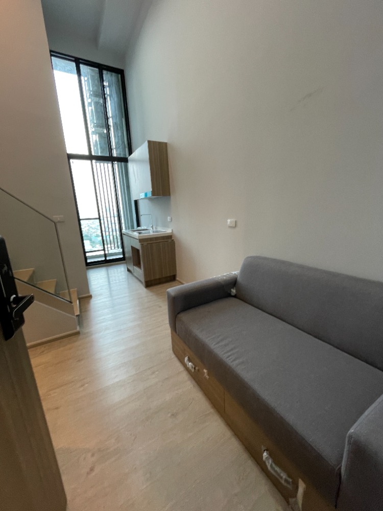 For SaleCondoThaphra, Talat Phlu, Wutthakat : Condo for sale: Altitude Unicorn Sathorn-Tha Phra, 32nd floor, usable area 39.06 sq m. Loft room, 2 bedrooms, 1 bathroom, high ceiling room, near BTS Talat Phlu, central area that comes with all the most luxurious functions.