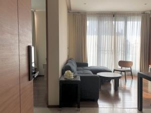 For RentCondoSukhumvit, Asoke, Thonglor : ❤️❤️ Beautiful condo for rent, the address Sukhumvit 28, 20th floor, very big room If interested, contact line/tel 0859114585 ❤️❤️ almost 70 sq m, 2 bedrooms, 2 bathrooms, fully furnished, you can carry your bags in. Price is only 45,000 baht. If you like