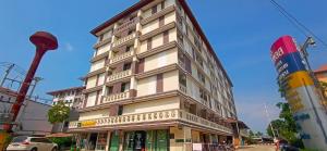 For SaleBusinesses for saleNakhon Pathom, Phutthamonthon, Salaya : Apartment for sale Good location near the gate of Kasetsart University, only 200 meters.
