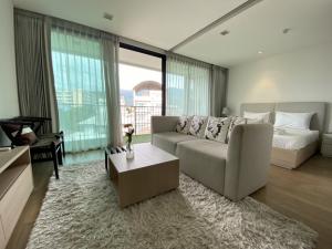 For RentCondoChiang Mai : 1 bedroom condo with mountain view for rent at Liv@Nimman