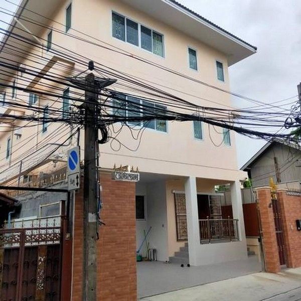 For RentHouseRama 8, Samsen, Ratchawat : 3-storey home office for rent in Sathorn, Lumpini area, Ngam Du Phli Yen Akard, Rama 4, Rama 3 near MRT Lumpini.
