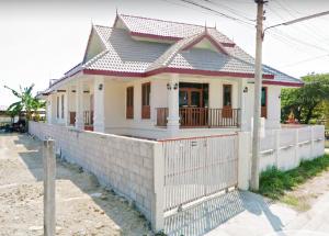 For SaleHouseCha-am Phetchaburi : Single-family house for sale, new house, near Cha-am beach, 56 sq m. Convenient transportation near Petchkasem Road.