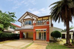 For SaleHouseRama5, Ratchapruek, Bangkruai : Luxury house for sale, 2 floors, 274.2 sq.wa., beautiful condition, built-in decoration. On the largest plot in Laddarom Ratchaphruek - Rattanathibet 2 project with 2-storey guest house
