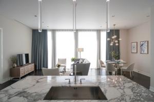 เช่าคอนโดสาทร นราธิวาส : For Rent📍The Ritz Carlton Residences Bangkok2 Bedroom 2 Bathroom📞0639399665