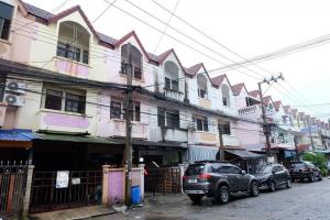 For SaleTownhouseChokchai 4, Ladprao 71, Ladprao 48, : Urgent sale!!! 3-storey townhouse, Ranee Village 5, empty house, perfect condition, ready to move in, Soi Lat Phrao 71