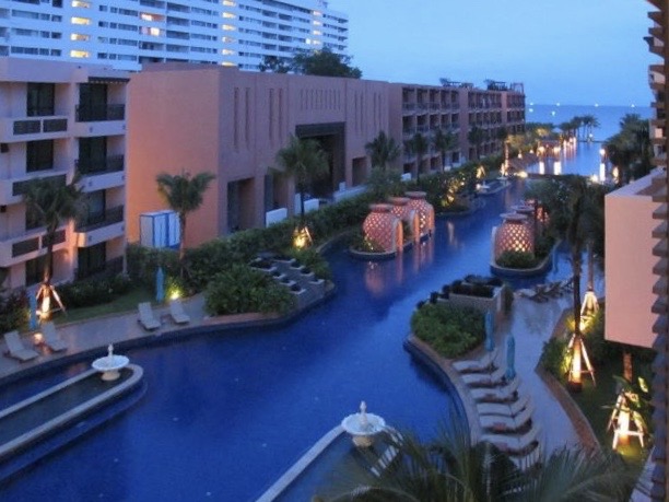 For SaleCondoHua Hin, Prachuap Khiri Khan, Pran Buri : Beachfront Condo on Sale! Special Discount
