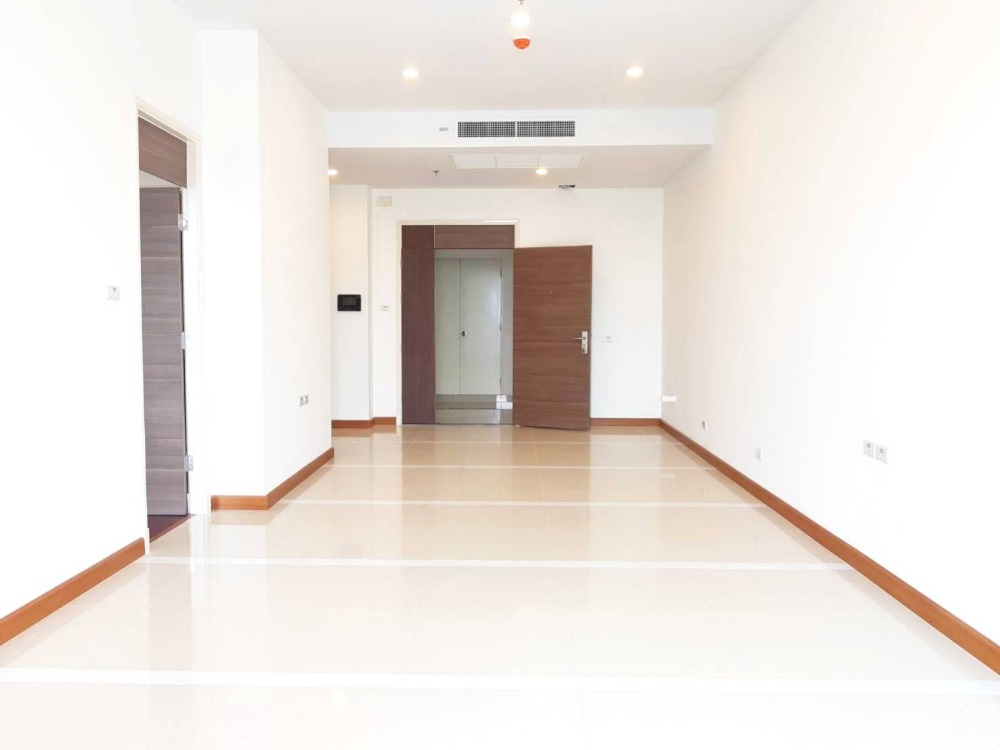 ขายคอนโดพระราม 3 สาธุประดิษฐ์ : FOR Sell !!! แบบ 3 bed  Penthouse ราคาพิเศษที่สุด มีหลายห้องให้เลือก ศุภาลัยพรีมา ริวา คอนโดริมแม่น้ำ Tel:089