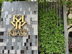 For SaleCondoWitthayu, Chidlom, Langsuan, Ploenchit : Selling luxury condo in the middle of the city, KLASS Sarasin-Rajdamri at a cheap price.