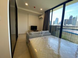For RentCondoSukhumvit, Asoke, Thonglor : Condo for rent next to BTS Ekkamai. (available for both short term and long term rental)