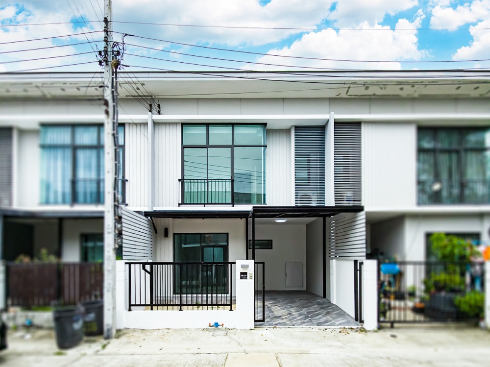 For SaleTownhouseNawamin, Ramindra : 2 storey townhouse for sale, Pruksa Ville, Sai Mai, ready to be renovated to be brand new. Amazing price