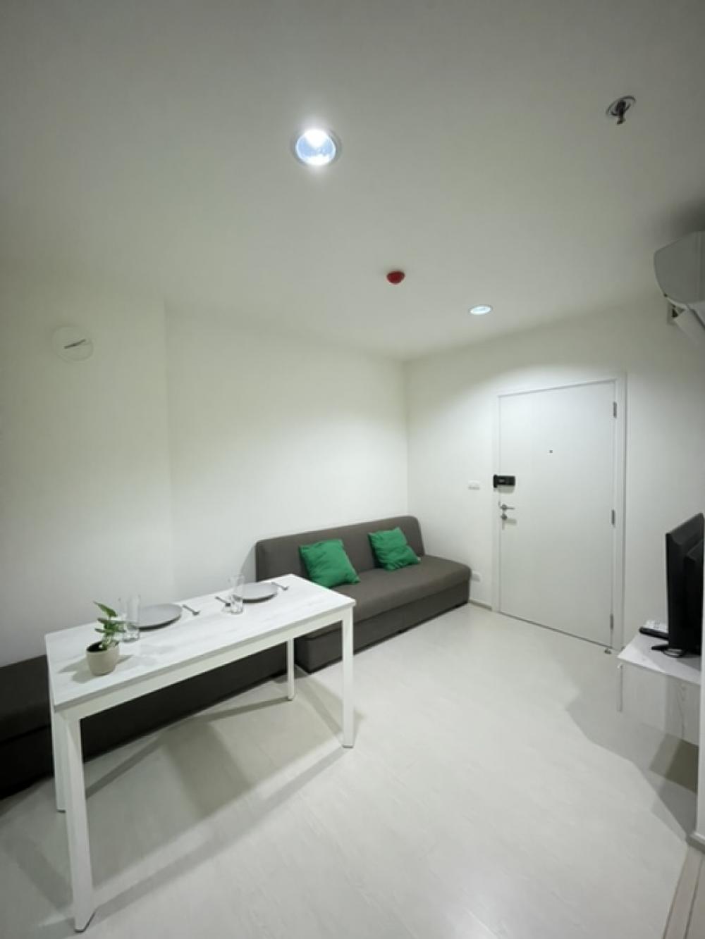 For SaleCondoSamut Prakan,Samrong : Urgent sale, Aspire Erawan Condo 1Bed Plus , next to BTS 0 meters