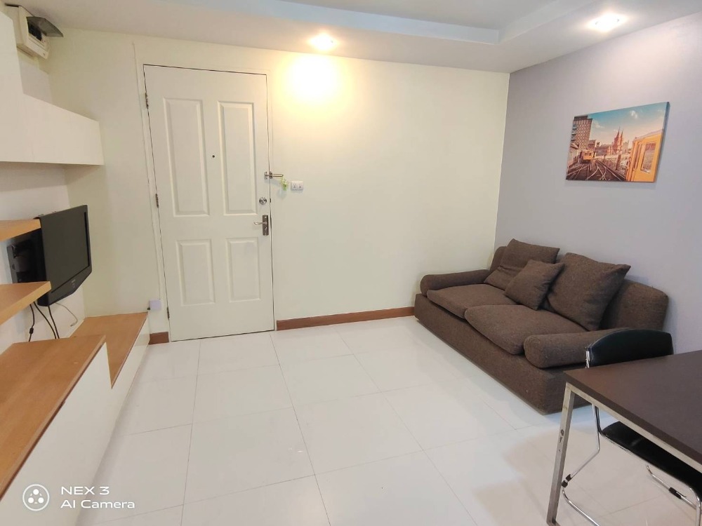 For RentCondoRatchadapisek, Huaikwang, Suttisan : Condo for rent, Happy Condo Ratchada 18, beautifully decorated room, ready to move in, near MRT Sutthisan.
