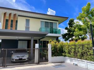 For RentHouseRayong : 2-storey detached house for rent at Kunsiri Village, Boulevard, Rayong, only 2 minutes to Sukhumvit Road.