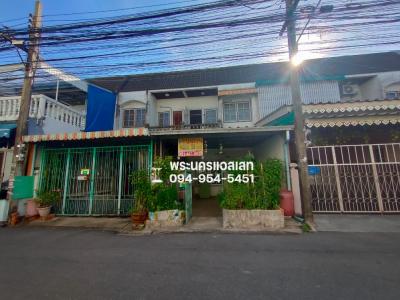 For SaleTownhouseLadprao, Central Ladprao : 2-storey townhouse for sale, area 18.1 sq m., Rung Charoen Village, Soi Lat Phrao 31, near Lat Phrao MRT Station and the Yellow Line MRT. Near Ratchada-Lad Phrao Intersection, Criminal Court, Chandrakasem Rajabhat University