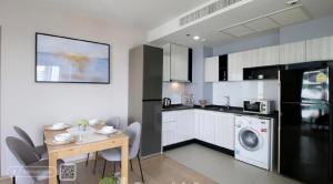 For RentCondoSukhumvit, Asoke, Thonglor : Condo for rent, HQ Thonglor (HQ Thonglor by Sansiri) 1 bedroom, 58 sq m., luxurious room, fully furnished.