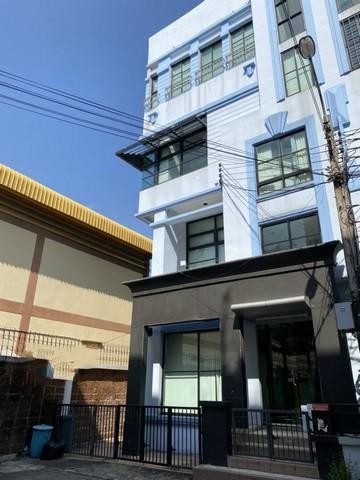 For RentTownhouseChokchai 4, Ladprao 71, Ladprao 48, : RT664 4-storey home office for rent, decorated as an office, usable area 360 sqm., Nakniwat Soi 6, Ladprao 71