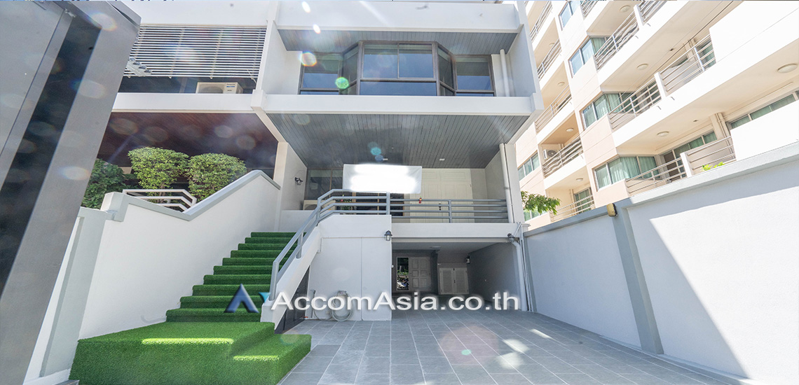 For RentHome OfficeSukhumvit, Asoke, Thonglor : Home Office | 4 Bedrooms Townhouse for Sale and Rent in Sukhumvit, Bangkok near BTS Thong Lo (AA31736)