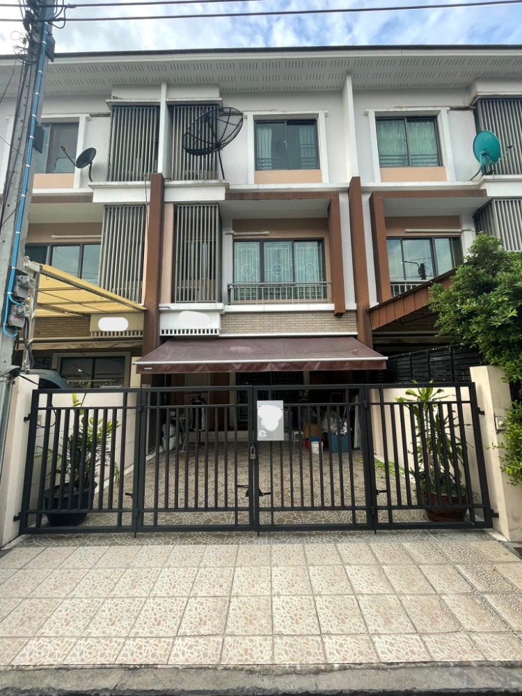For SaleTownhouseOnnut, Udomsuk : Urgent sale!!! Townhome 3 floors *The Private Sukhumvit 77* Beautiful house, good condition, ready to move in.
