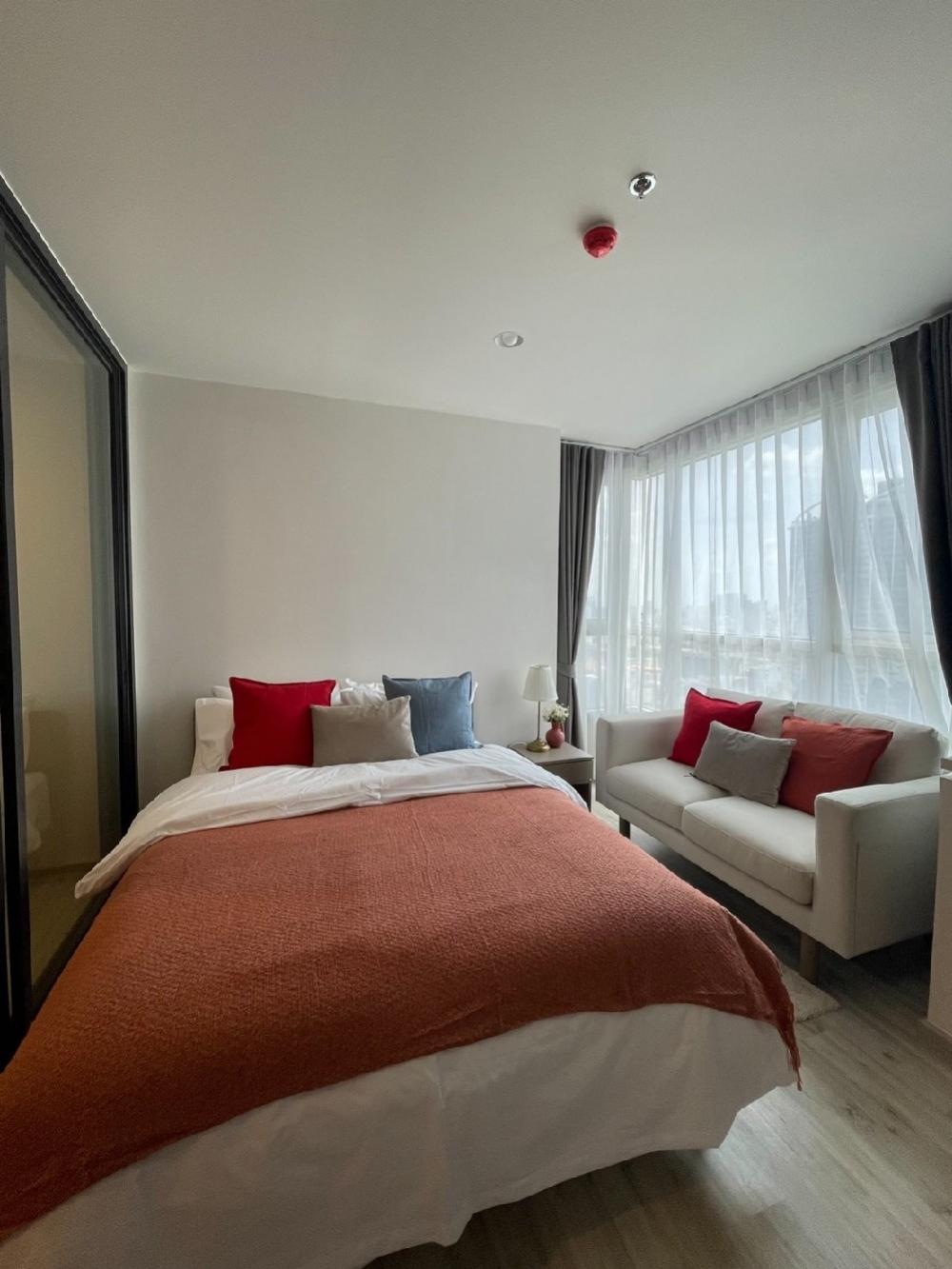 For RentCondoRatchadapisek, Huaikwang, Suttisan : Condo for rent, XT Huaikwang 🍁 near MRT Huai Khwang 100 meters 🍁 fully furnished and electrical appliances 🍁 there are many rooms of various sizes
