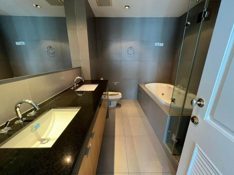 For RentCondoWitthayu, Chidlom, Langsuan, Ploenchit : Condo For Rent Athenee Residence 3 Bedroom 4 Bathroom 198 sqm