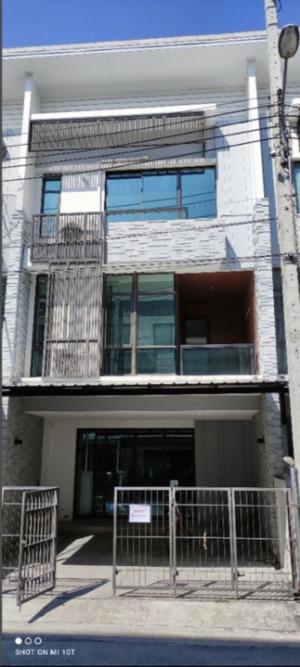 For RentTownhouseBangna, Bearing, Lasalle : Townhome office in Bangna area, convenient to travel