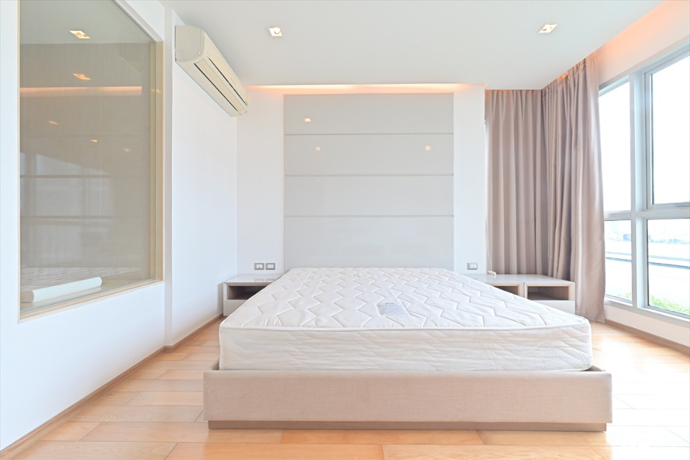 For SaleCondoRama9, Petchburi, RCA : [ Sale ] Condo The Address Asoke 1 bedroom 45 sq. 5.95 million baht. Very beautiful and luxurious !! There is a sexy bath tub in the room, spacious, fully furnished / contact 065-8219716 Ice