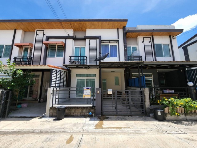 For SaleTownhouseKasetsart, Ratchayothin : Townhouse for sale Gusto Gusto Phahonyothin 48 (Gusto Phahonyothin-Ramintra), area 18.2 sq m, new condition, good location.