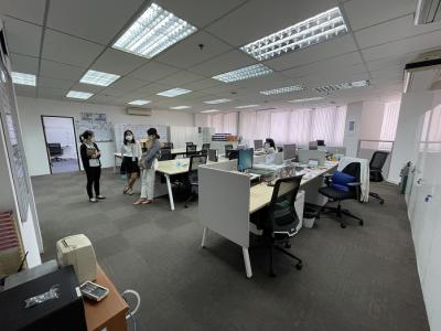For SaleOfficeRatchadapisek, Huaikwang, Suttisan : H1081-Sale and rent office, Chamnan Phenchat Business Center Building. Conveniently located near the MRT, Rama 9 Station.