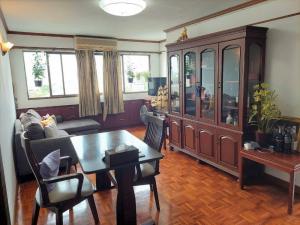 For SaleCondoOnnut, Udomsuk : For sale 2 bedroom 104 sqm: Baan Onnut Condominium Sukhumvit 77 , BTS Onnut. Spacious unit, only 3.69mb! Good location and condition. Best for staying with family (owner)