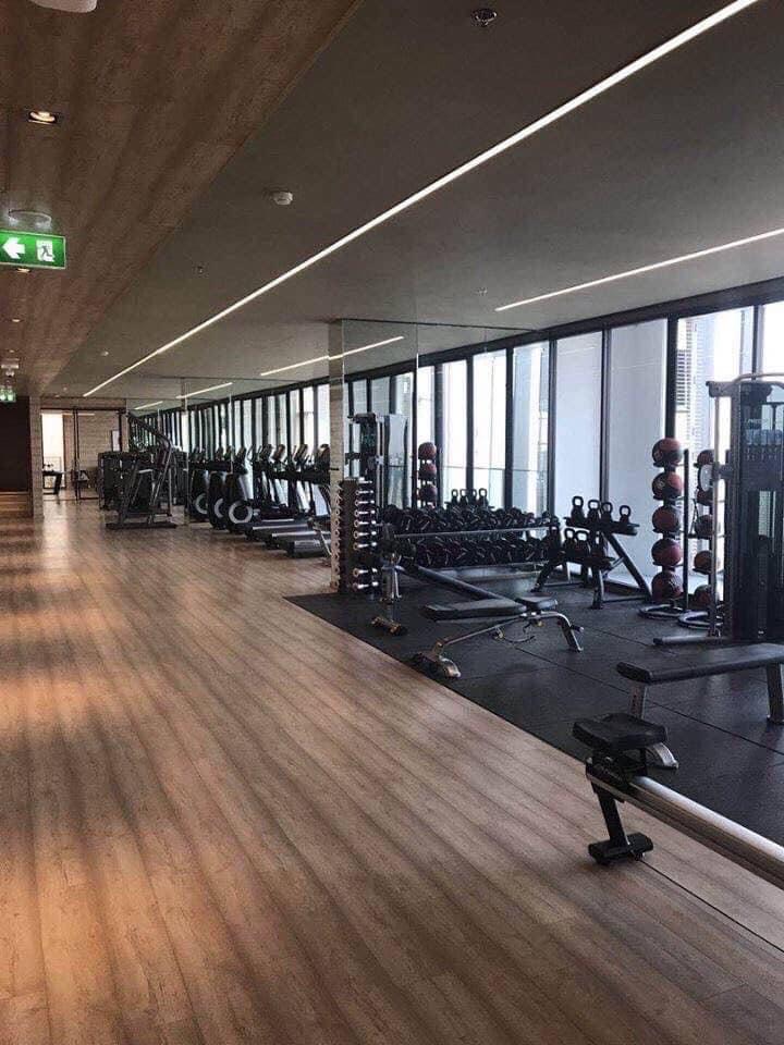 For SaleCondoSukhumvit, Asoke, Thonglor : (OWER POST)Selling Condo Park 24, lower than the general price. Location in the heart of Sukhumvit Phrom Phong at a price per square less than 2 hundred thousand.
