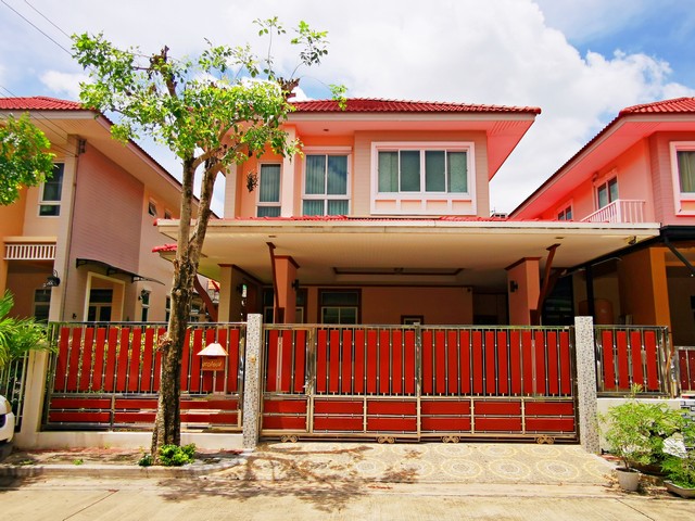 For SaleHousePhutthamonthon, Salaya : 2-storey detached house for sale, area 44.4 sq.wa., behind the garden (Phutthamonthon-Petchkasem), can be completed and can move in. Beautiful house, built-in teak wood. side area