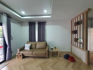ขายบ้านศรีราชา แหลมฉบัง บ้านบึง : ขายด่วน!! บ้านแฝด 2 ชั้น หมู่บ้านมณีรินทร์ปาร์ค บางพระ ชลบุรี ขนาด 36 ตรว. ราคาพิเศษ