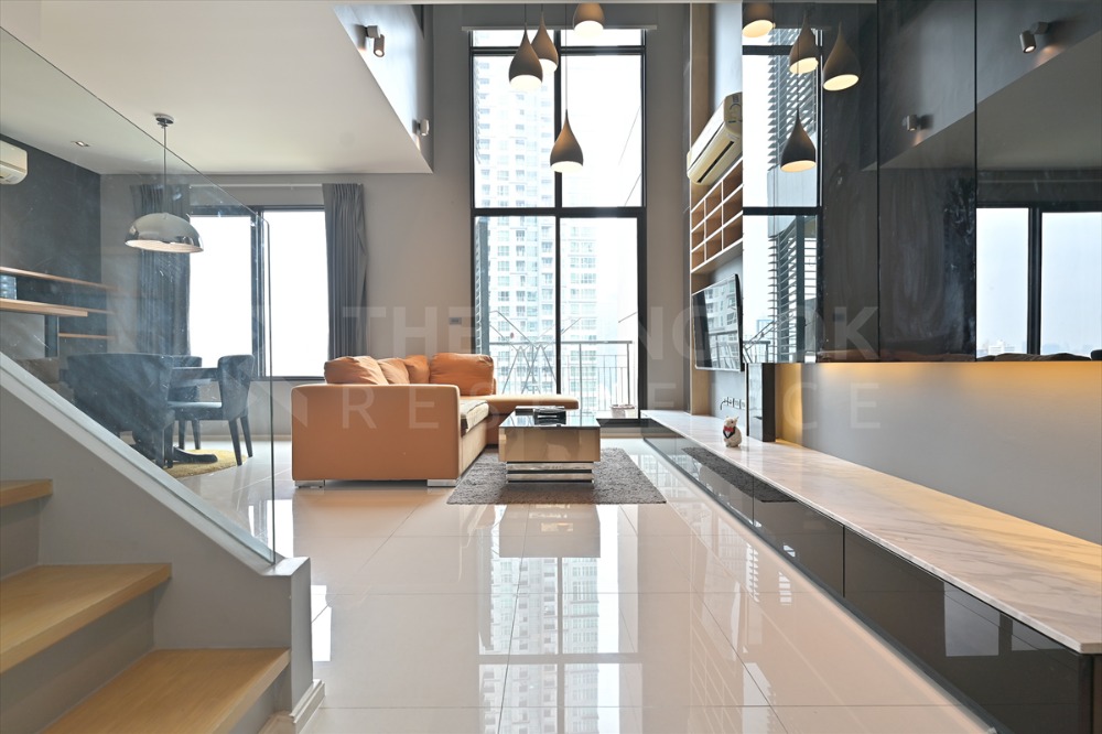 For SaleCondoRama9, Petchburi, RCA : Villa Asoke - Sell 1 bedroom, 40 sq m, very high floor, only 5.2 million, great value! Cheaper than the market price, near MRT Petchyuree 150 meters / contact 065-8219716 ice