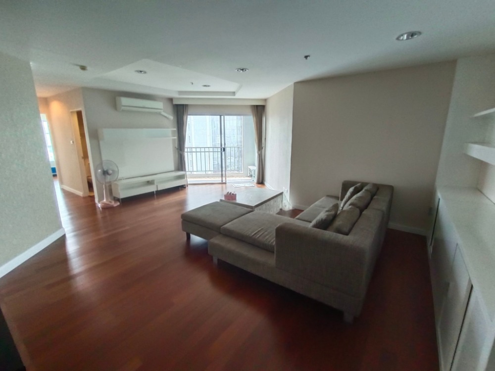 For SaleCondoRama9, Petchburi, RCA : [ Sale ] Belle Grand Rama 9 - Ready to move in condo, 99.92 square meters, very spacious, 2 bedrooms, near MRT Rama 9, only 550 meters. Stay by yourself or invest. Interested / contact 065-8219716 Ice.