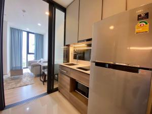 For RentCondoSapankwai,Jatujak : 📣💝 Condo for rent at The Line Phahon-Pradipat Condo, good location, next to the road in Saphan Khwai area. Beautiful room with walk in closet, high floor, beautiful view, furniture and electrical appliances. Find food, easy to eat, delicious food around t