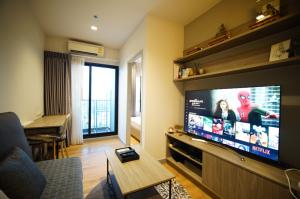For RentCondoLadprao, Central Ladprao : CT033_P CHAPTER ONE MIDTOWN LADPRAO 24 **very beautiful room, fully furnished, ready to move in Beautiful view, high floor ** East view, no block, MRT is in front of the project.