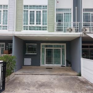 For RentTownhouseRathburana, Suksawat : ( S00-H059 ) Townhome for rent, Q District Suksawat project. Contact for inquiries at ID Line: @thekeysiam (with @ too) Add me!