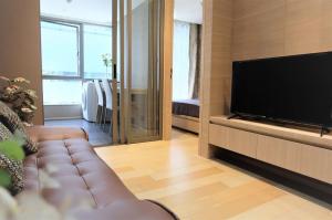 For RentCondoSilom, Saladaeng, Bangrak : KL005_P KLASS SILOM **Luxury condo in the heart of Silom, fully furnished, you can drag your luggage in** Convenient transportation near BTS