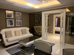 For RentCondoSilom, Saladaeng, Bangrak : For rent!! Beautifully decorated condo, ready to move in, State Tower condo
