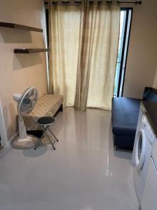 For RentCondoRatchadapisek, Huaikwang, Suttisan : (S)ME009_P METRO SKY RATCHADA **Condo in the heart of Ratchada, fully furnished, ready to move in** Convenient transportation near MRT
